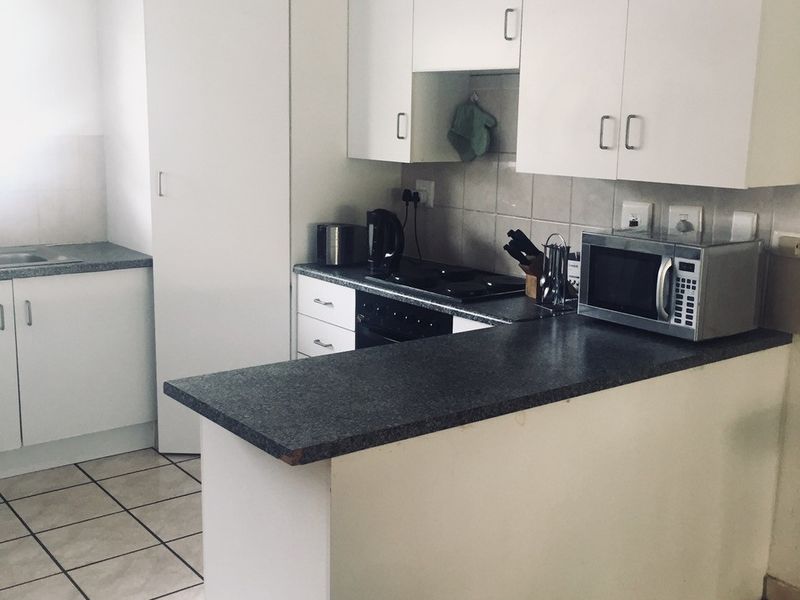 Apartment Rental Monthly In Sandton - Photo 2