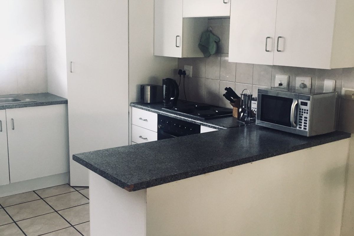 Apartment Rental Monthly In Sandton - Photo 2