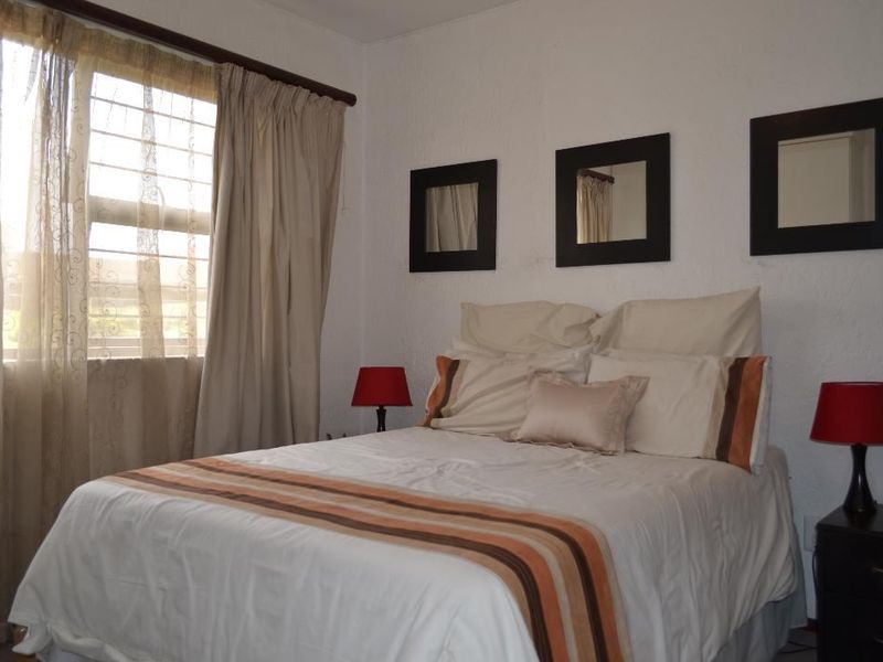Apartment Rental Monthly In Sandton - Photo 5