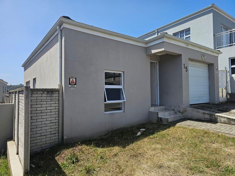 Townhouse For Sale In East London - Photo 4