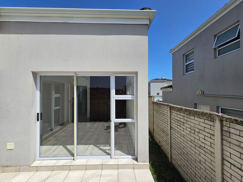 Townhouse For Sale In East London - Photo 5