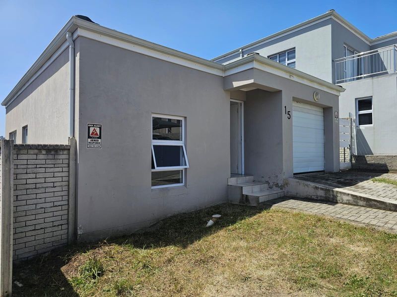 Townhouse For Sale In East London - Photo 3