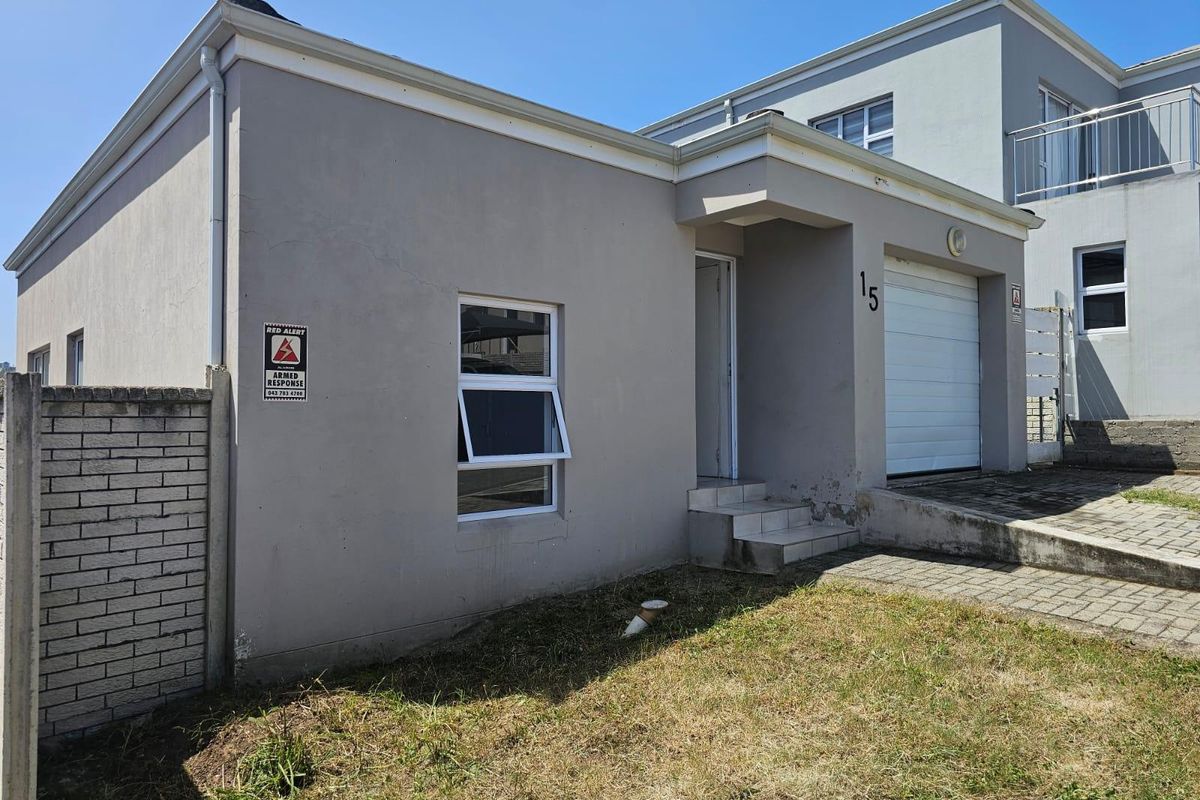 Townhouse For Sale In East London - Photo 3