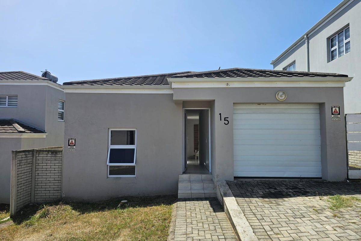 Townhouse For Sale In East London - Photo 2