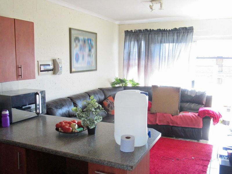 Apartment For Sale In Boksburg - Photo 3