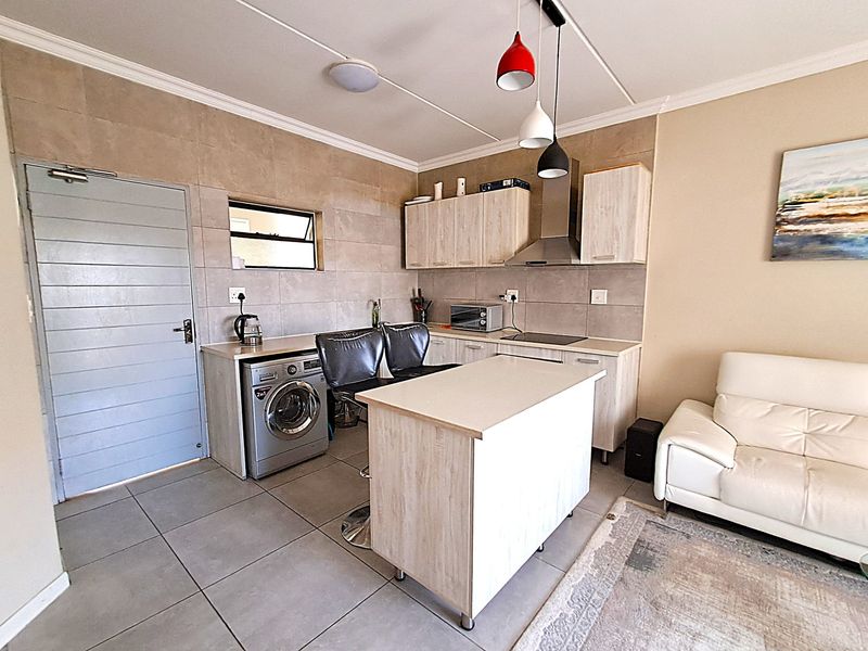 Apartment Rental Yearly In Sandton - Photo 5