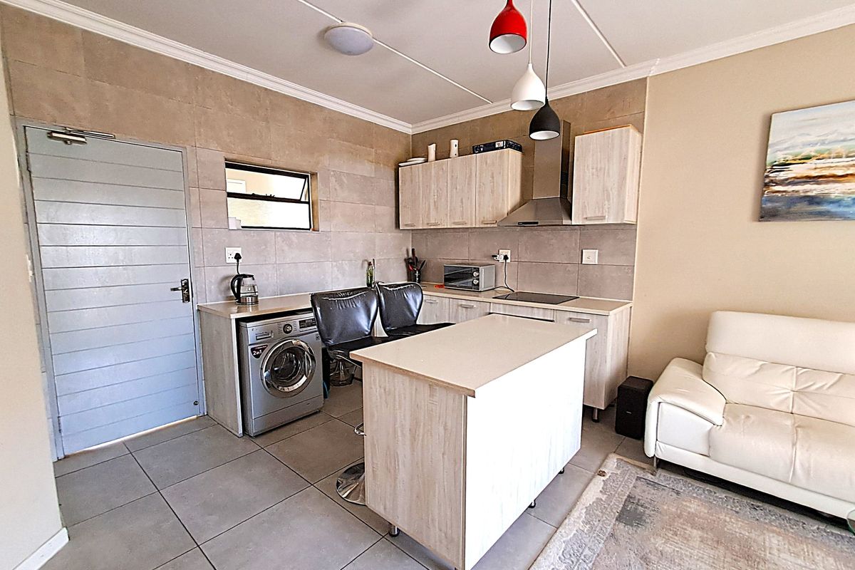 Apartment Rental Yearly In Sandton - Photo 5