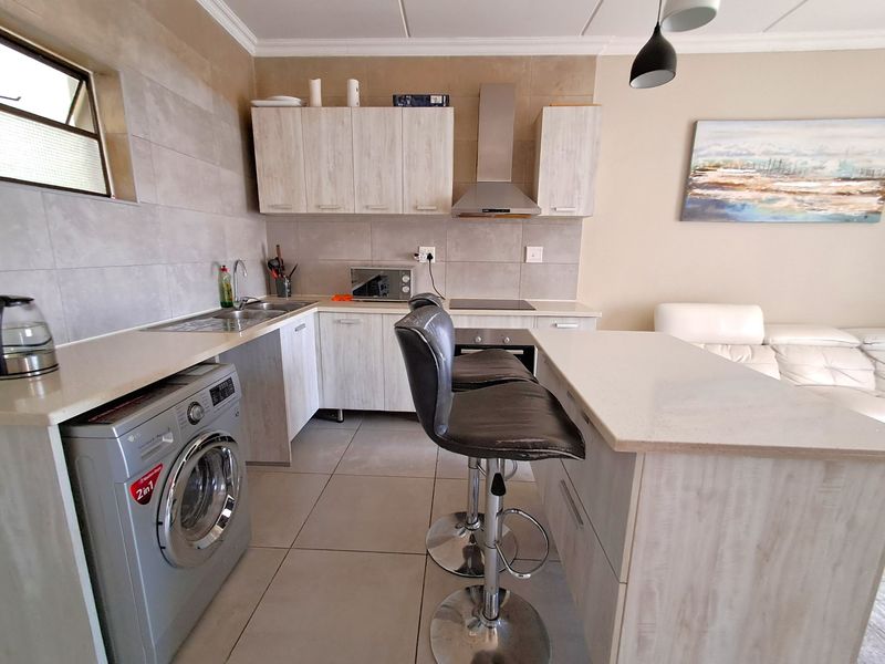 Apartment Rental Yearly In Sandton - Photo 6