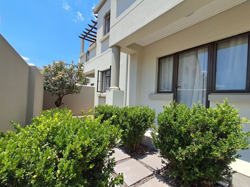 Apartment Rental Yearly In Sandton - Photo 2