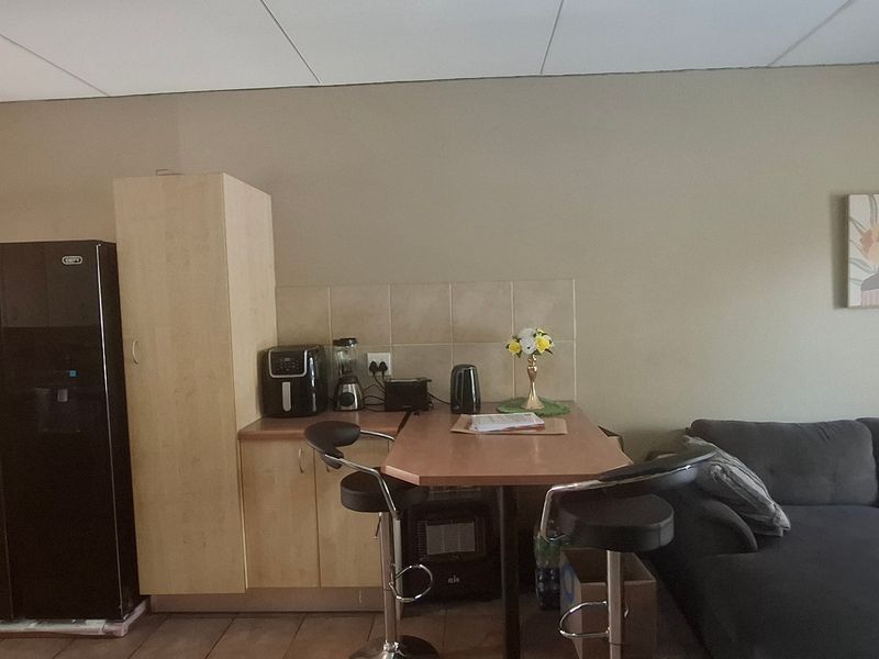 Apartment Rental Monthly In Randburg - Photo 7