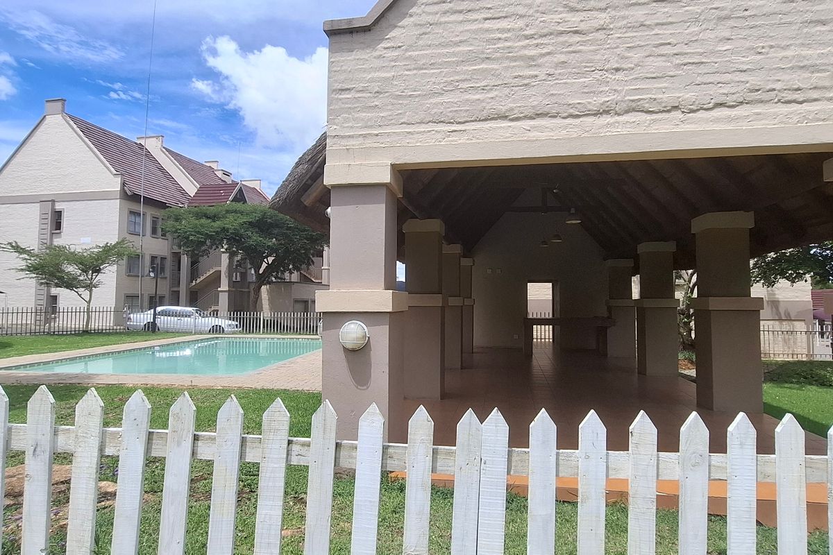 Apartment Rental Monthly In Randburg - Photo 4