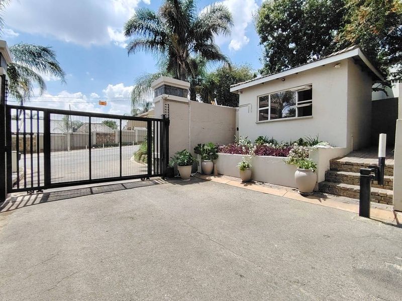 House Rental Monthly In Randburg - Photo 2