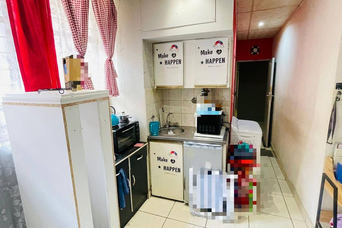 Apartment For Sale In Pretoria - Photo 2