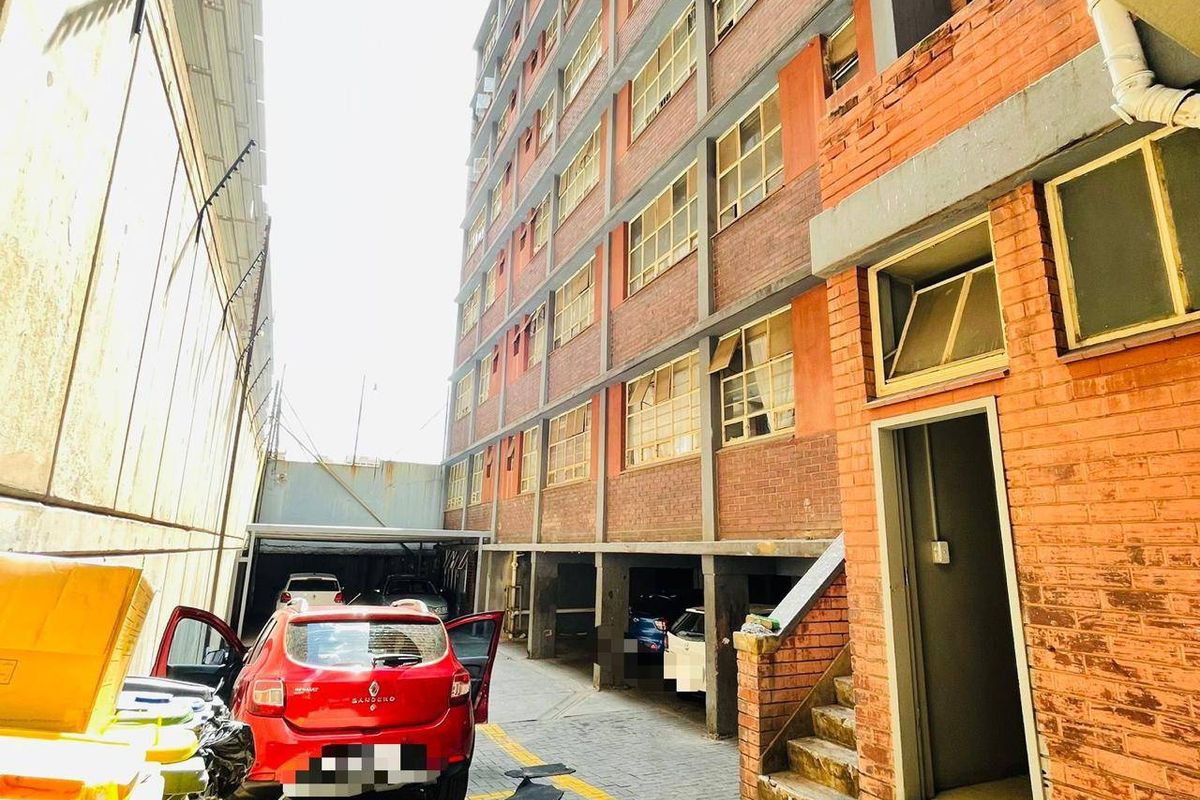 Apartment For Sale In Pretoria - Photo 5