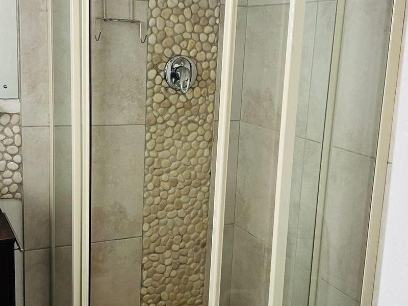 Apartment Rental Monthly In Midrand - Photo 7