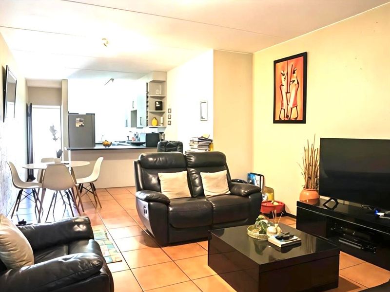 Townhouse For Sale In Midrand - Photo 3