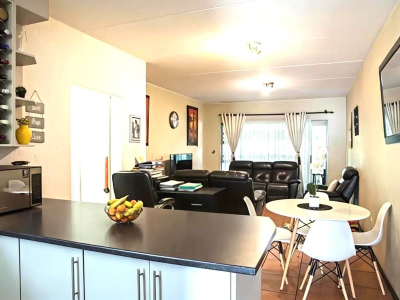 Townhouse For Sale In Midrand - Photo 5