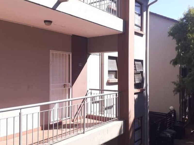 Townhouse For Sale In Randburg - Photo 10