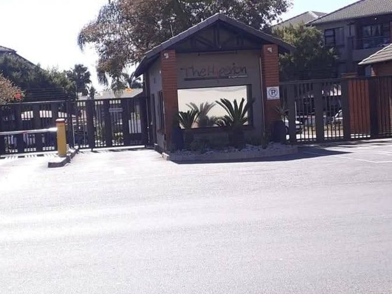 Townhouse For Sale In Randburg - Photo 2