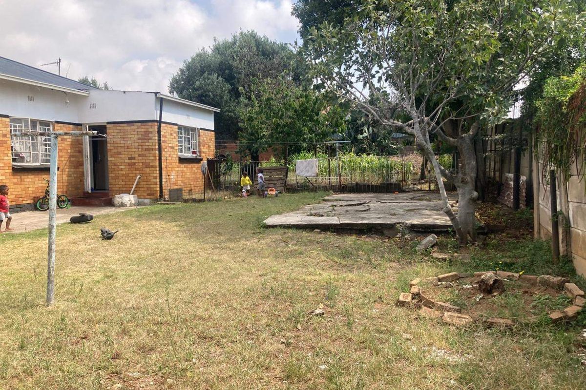 House For Sale In Germiston - Photo 2
