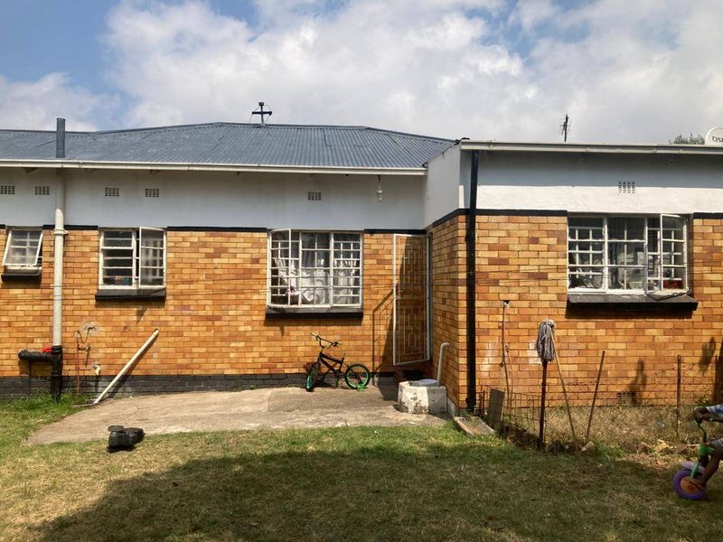 House For Sale In Germiston - Photo 1