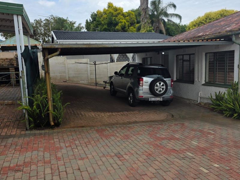 House For Sale In Johannesburg - Photo 4