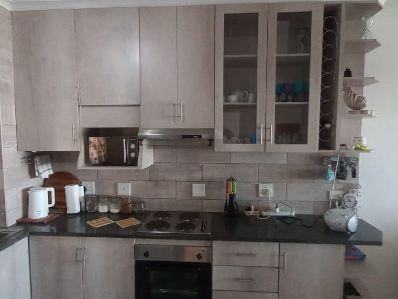 Apartment For Sale In Margate - Photo 3