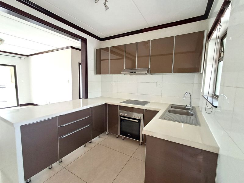 Apartment Rental Yearly In Randburg - Photo 4