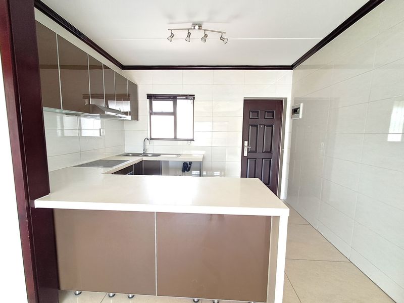 Apartment Rental Yearly In Randburg - Photo 8