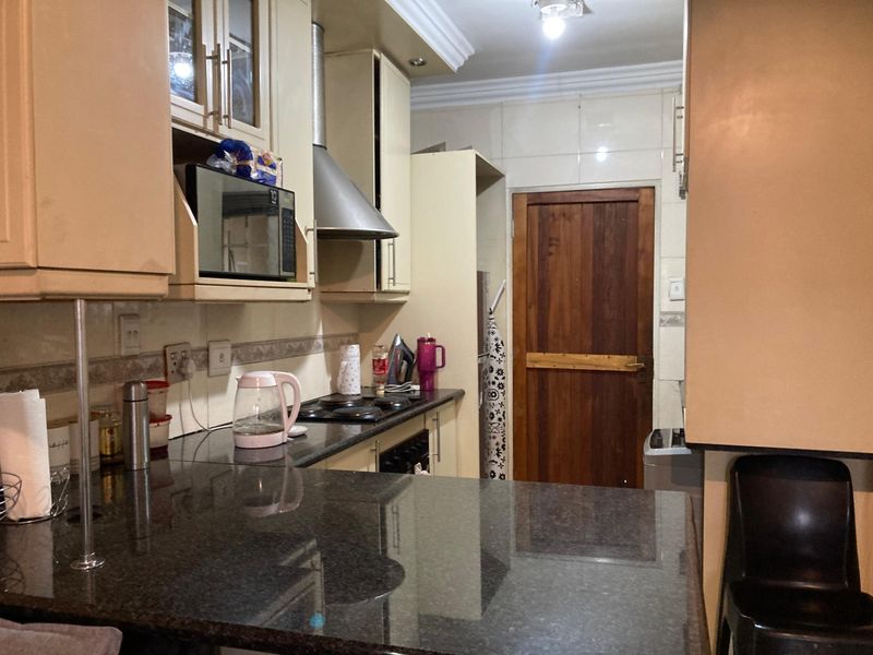 Apartment For Sale In Germiston - Photo 3