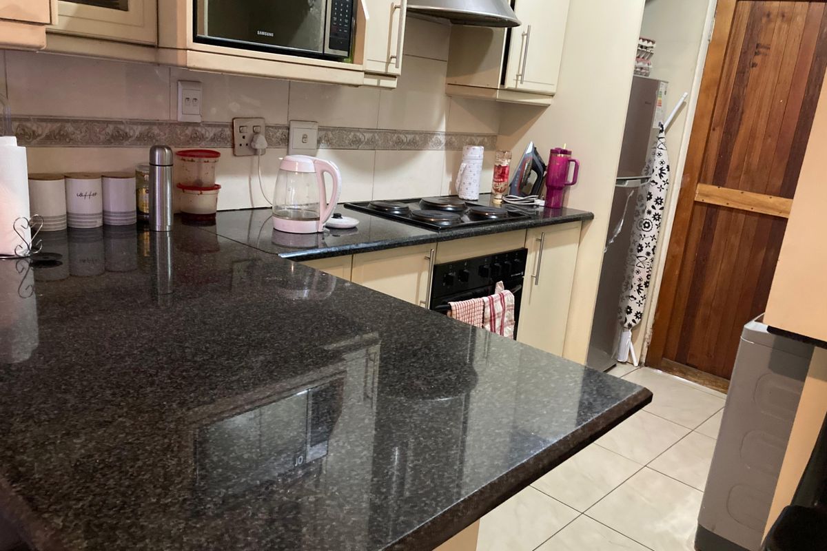 Apartment For Sale In Germiston - Photo 4