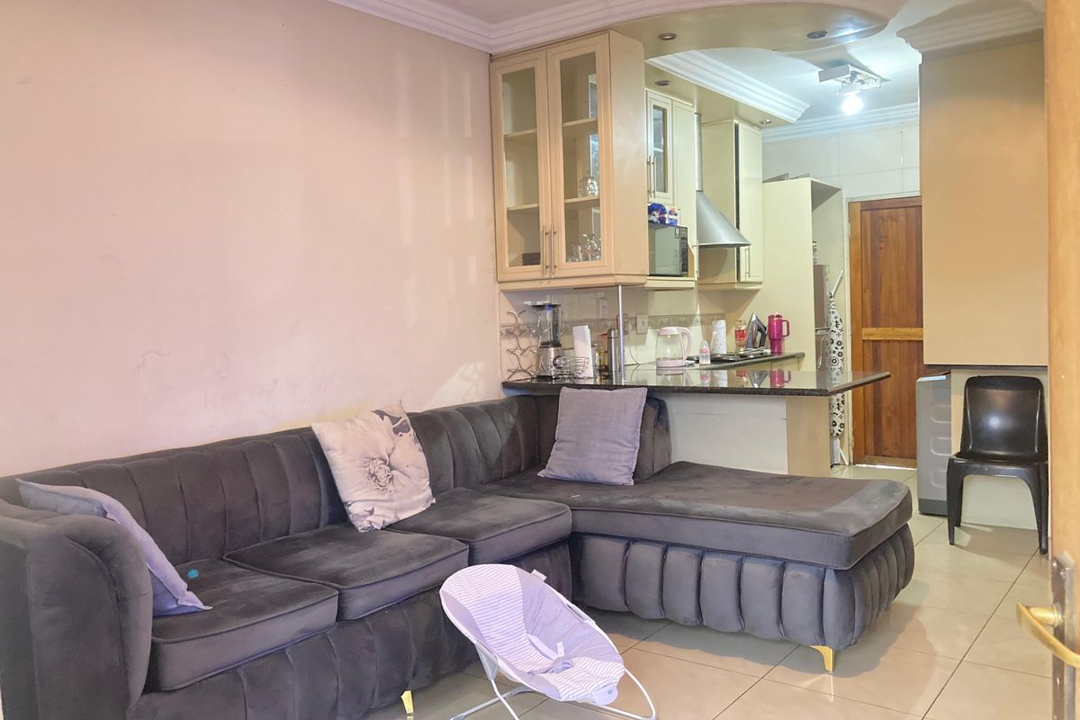 Apartment For Sale In Germiston - Photo 5