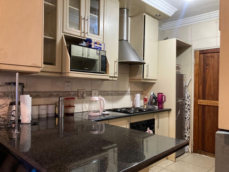 Apartment For Sale In Germiston - Photo 2