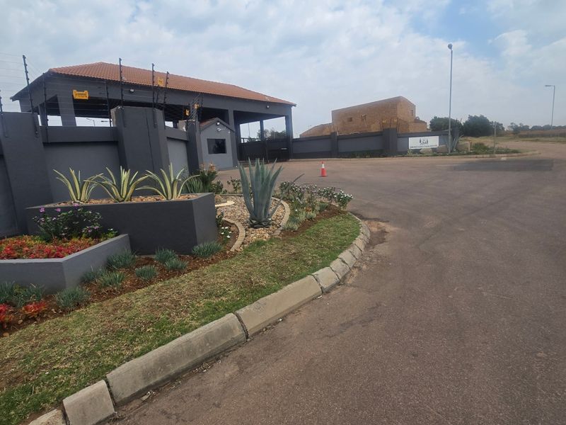 Vacant Land Sold In Rayton - Photo 5