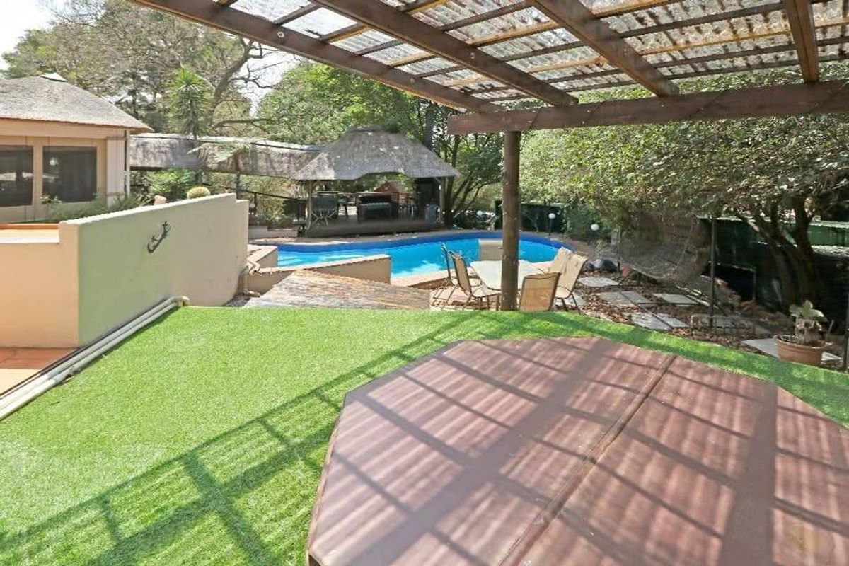 Apartment Rental Monthly In Roodepoort - Photo 2