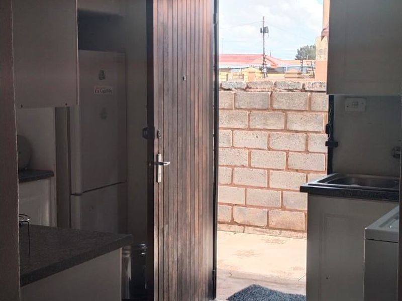 House For Sale In Soweto - Photo 9