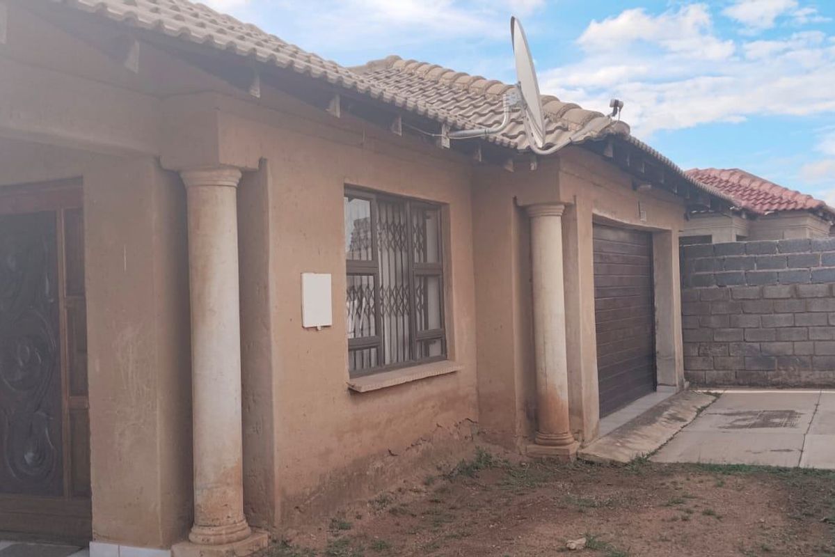 House For Sale In Soweto - Photo 3