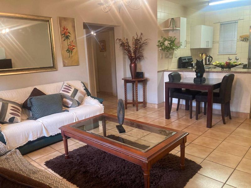 Apartment For Sale In Bedfordview - Photo 6