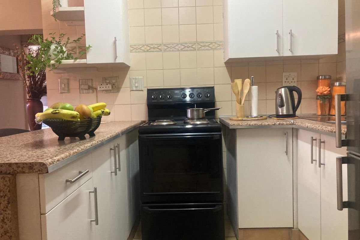 Apartment For Sale In Bedfordview - Photo 4