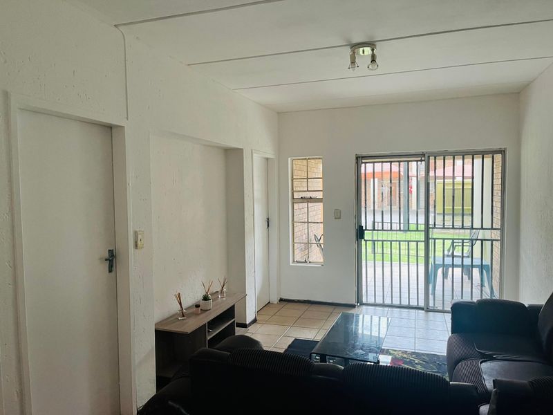 Apartment For Sale In Boksburg - Photo 4