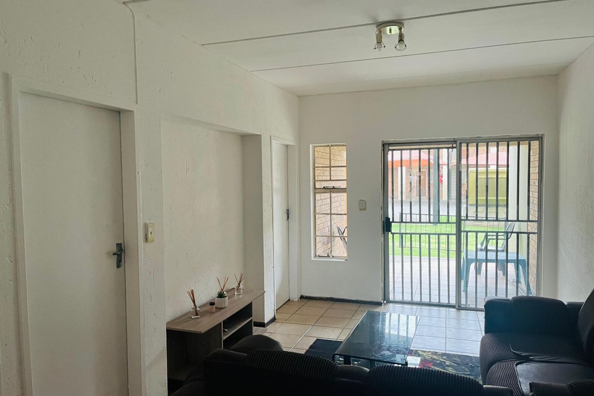 Apartment For Sale In Boksburg - Photo 4