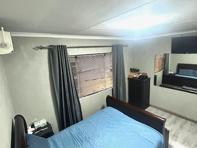 House Pending Sale In Midrand - Photo 10