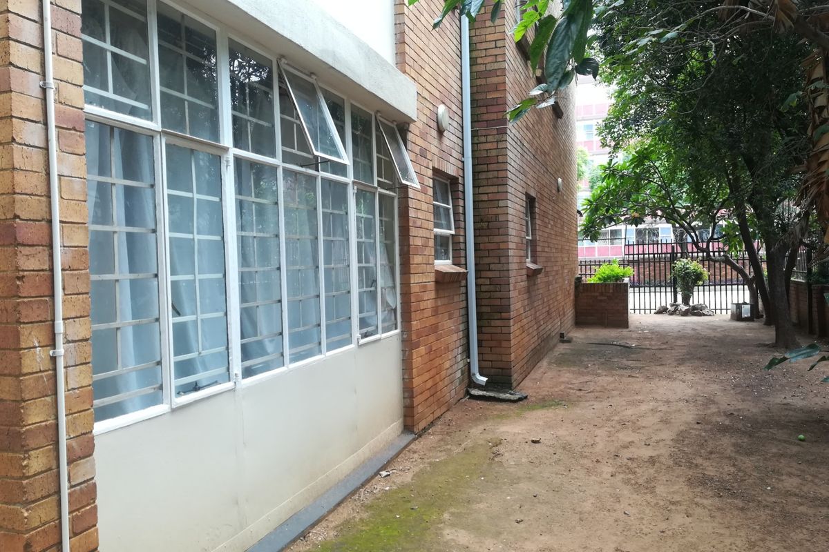 Apartment For Sale In Pretoria - Photo 5