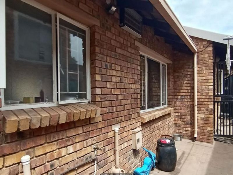 House For Sale In Kempton Park - Photo 2