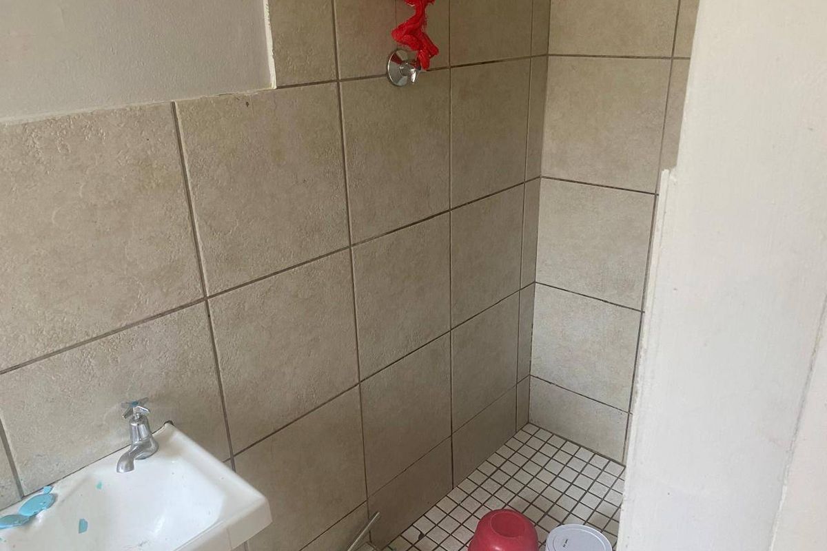 House For Sale In Milnerton - Photo 3