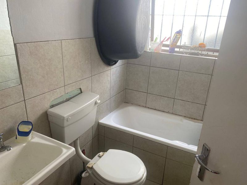 House For Sale In Milnerton - Photo 2