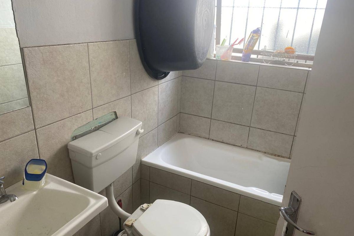 House For Sale In Milnerton - Photo 2