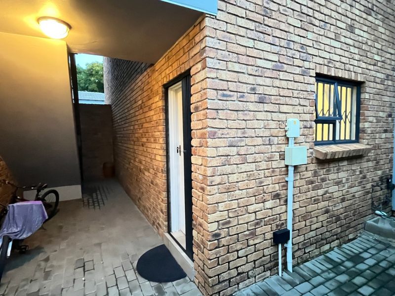 Apartment For Sale In Benoni - Photo 3