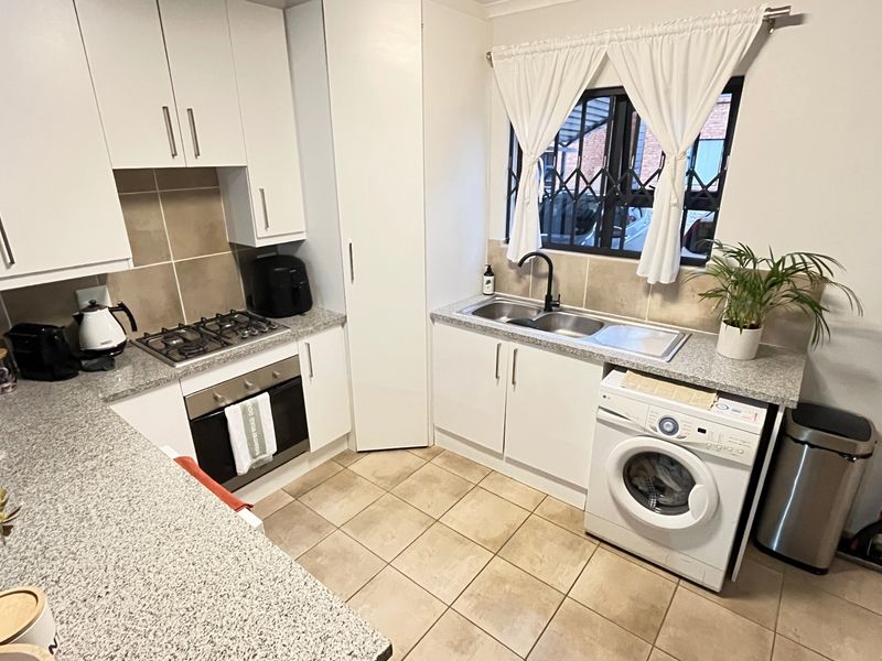 Apartment For Sale In Benoni - Photo 5