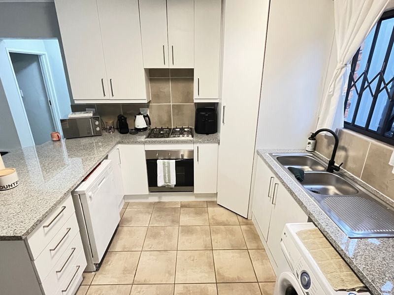 Apartment For Sale In Benoni - Photo 4